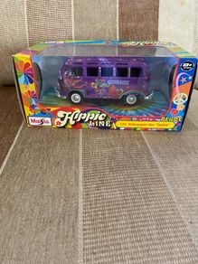 Maisto Volkswagen Van Samba "hippie Line "
