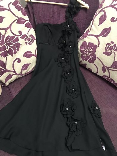 Black evening dress one shoulder with flower finish