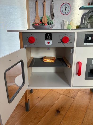 Play Kitchen and Accessories