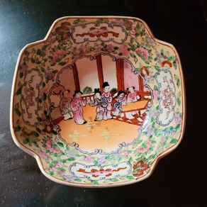 20th Century Famille Rose ceramic bowl