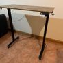 Height-adjustable desk Image 6