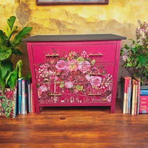 Chest of drawers