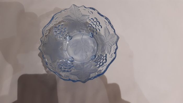 8 vintage light blue dessert bowls