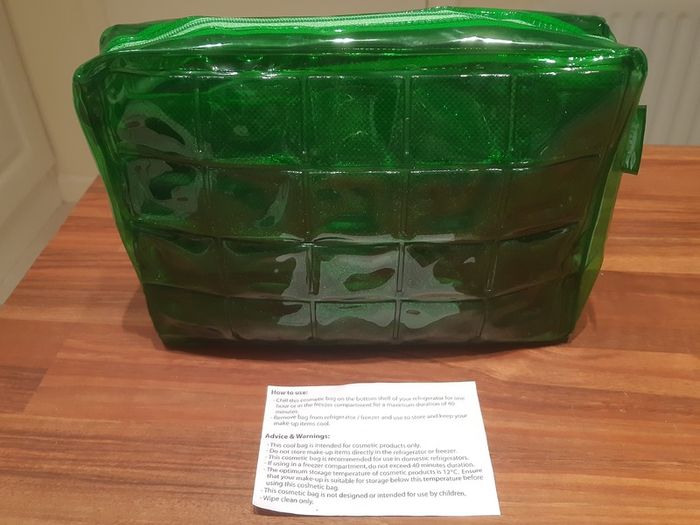 Cooler bag (for Make up)