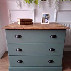 Luxury chest of drawers