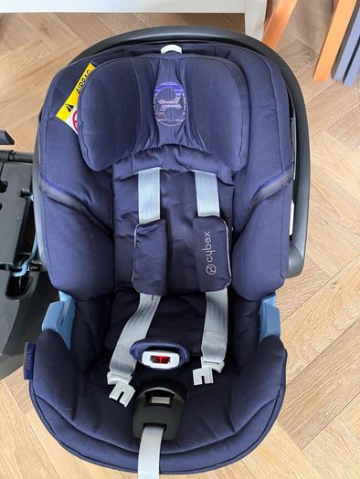 Cyber Aton 5 car seat + Isofix base