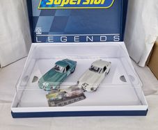 Scalextric Legends: Jaguar E-Type Twin Pack ( H3898A C3898A Superslot classic gt touring slot car )