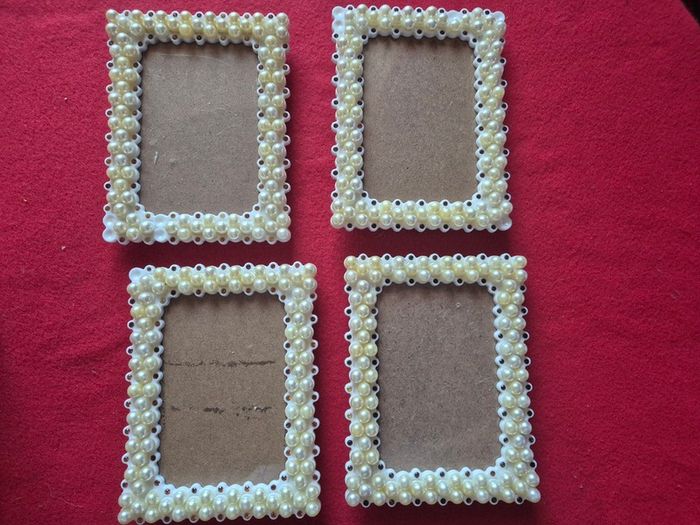 4 Small Pearl Photo Frames