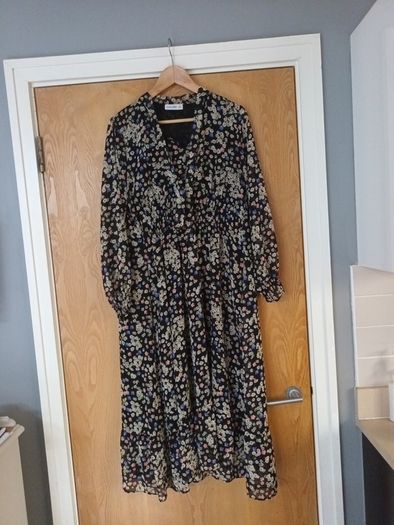 Gallery   Dress. Size 12.
