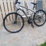 hybrid bike Image 2