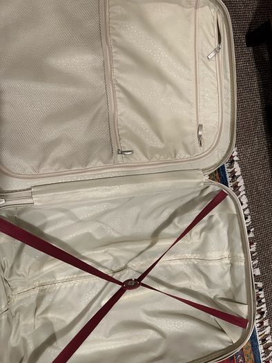 Samsonite luggage suitcase medium