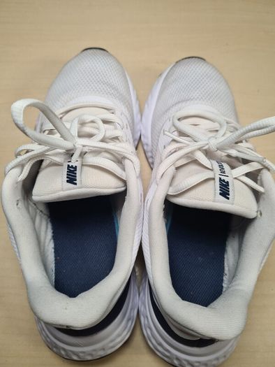 Womens NIKE REVOLUTION 5 trainers runners white Size UK 6 EU 40  boys girls
