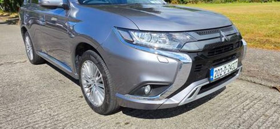 2020 Mitsubishi Outlander Hybrid