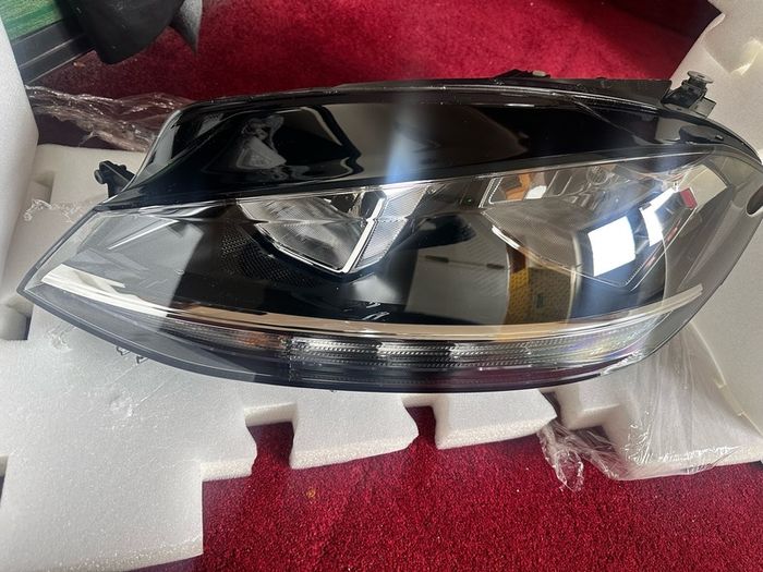 Brand New Genuine Volkswagen Golf Mk7 Headlight (Passenger Side)