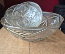 Vintage pressed glass nesting bowls