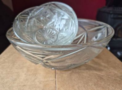 Vintage pressed glass nesting bowls