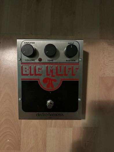 Electro Harmonix Big Muff Pi Distortion Fuzz Guitar Pedal