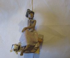 Lladro  figurine ....chit chat