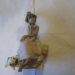 Lladro  figurine ....chit chat