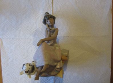 Lladro  figurine ....chit chat