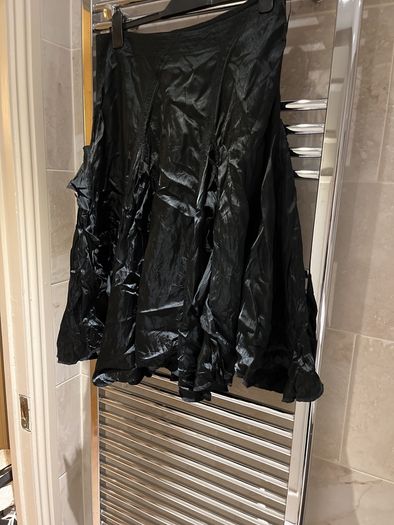 Black dipped hemline skirt