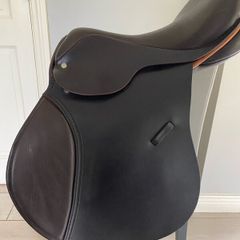 18 Berney Bros Brown Wide GP Saddle