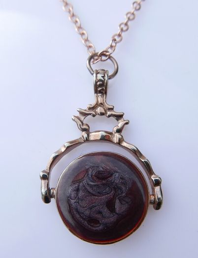 Vintage  Gold Plated Bloodstone & Carnelian Spinner Pendant and Chain