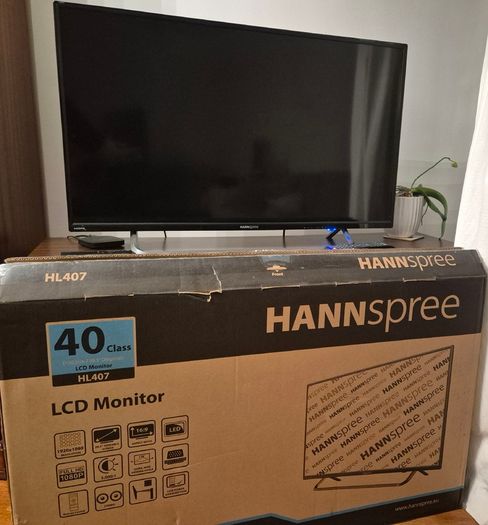 40 inch Monitor