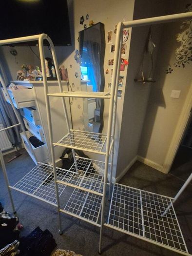 Smart clothes rail