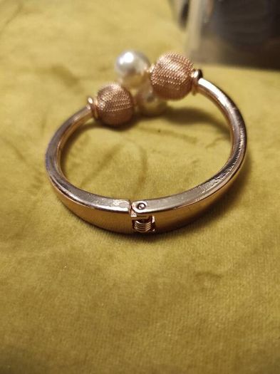 Rose gold and Pearl bracelet