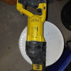 dewalt saw