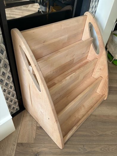 Montessori bookshelf