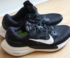 Nike Air Zoom Vomero 15, size 7 UK