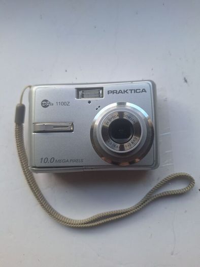 Praktica 1100z digital camera