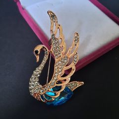 Beautiful Swan with Clear & Blue Crystals Brooch Shawl Pin Bird Vintage Style