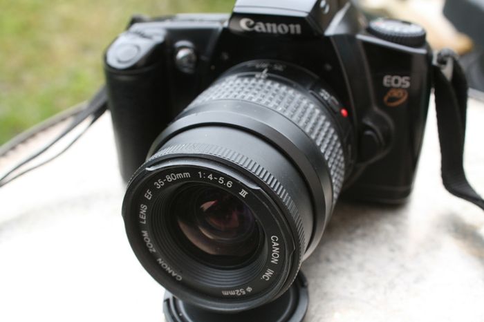 Canon Eos 88 (eos 3000 )+ Ef 35-80mm Lens