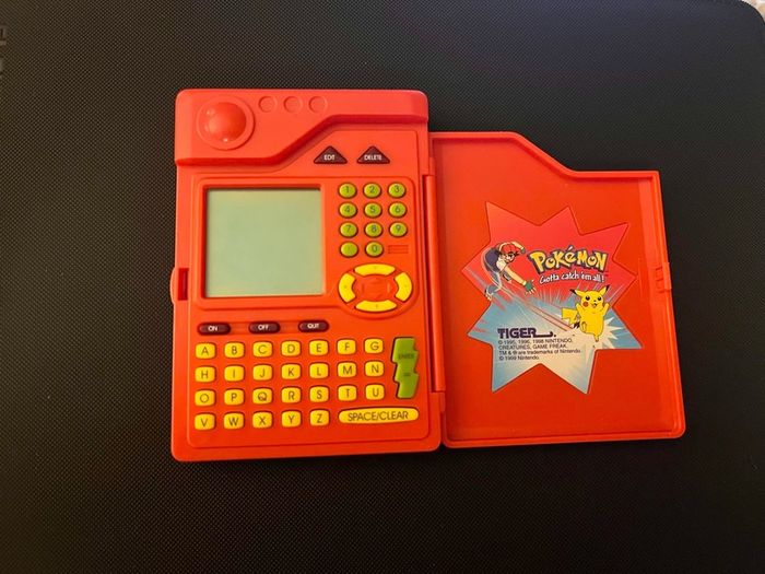 Vintage 1999 Tiger Electronics Pokemon Pokedex Gen 1 Handheld
