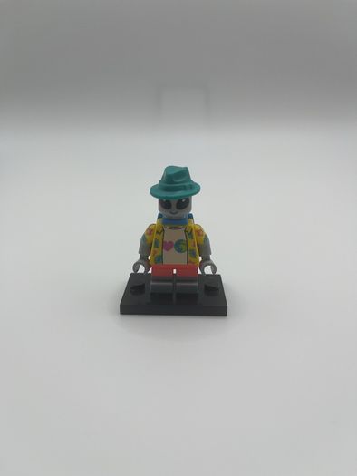 Lego Series 26 Alien Tourist Minifigure 71046