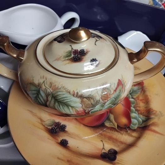 Aynsley Harvest Gold Sugar Bowl With Lid And A Plate