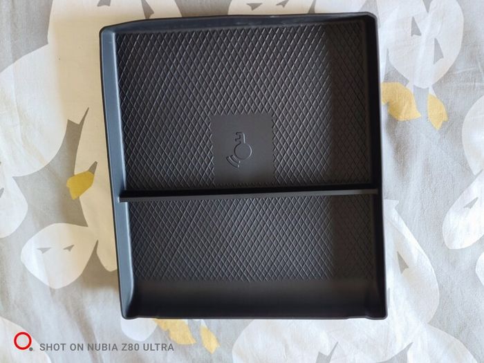 Xpeng  G6.  Accessories all brand new and never used!!!