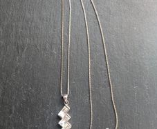 Solid silver pendant & chain