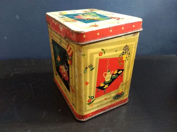 Funky Atomic Mid-Century Modern 1950's Small Tin Tea Caddy, with a Funky and Rare Graphic Design - MCM/50s Display! Props for Stage and Screen!