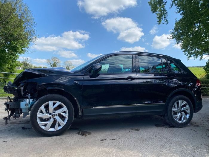 2022 Volkswagen Tiguan Alloys Wheels Breaking For Parts