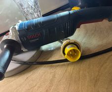 Bosch GWS 2200-230 P Professional Angle Grinder