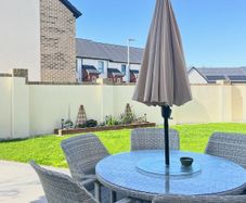 Rathwood 6 Seater Set with 135cm Round Table - Garden Chairs & Table