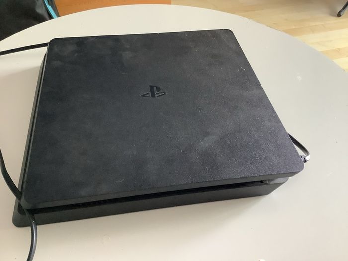Sony PlayStation 4 Slim Console Fully Working No Controller