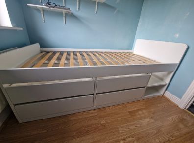 Single bed with storage