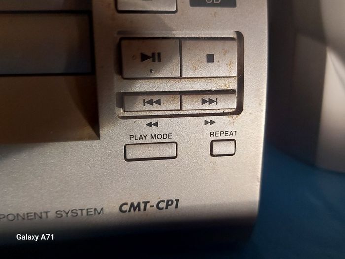 Sony Micro Hifi System Model CMT-CP1, Radio, CD and Tape with Two Philips Speakers Model FWB-C355-01 in excellent condition