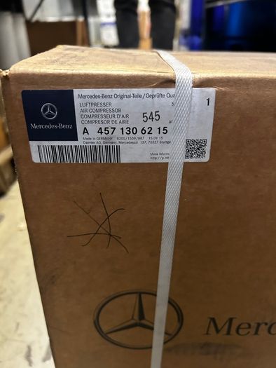 Part number: A457130621580. Air compressor