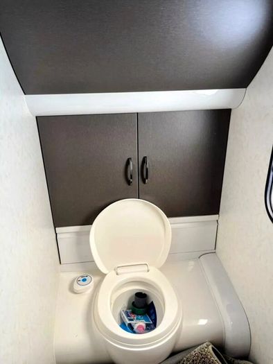 2023 Hobby 6 berth caravan, like new.